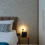 Golden Boutique Тирана