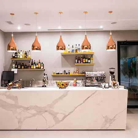 Hotel Golden , Tirana