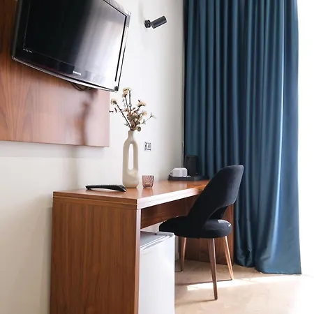 Hotel Golden , Tirana