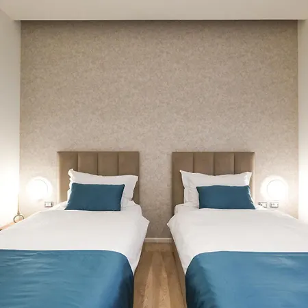 Golden , Hotel Tirana