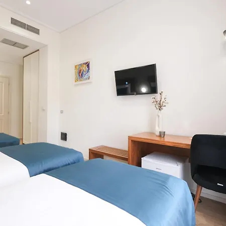 Golden , Hotel Tirana