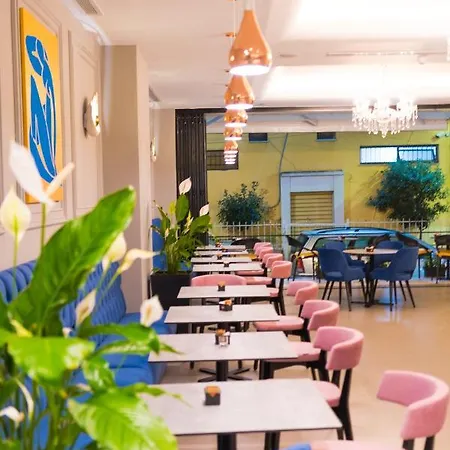 Hotel Golden ,