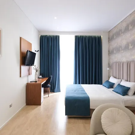 Hotel Golden ,