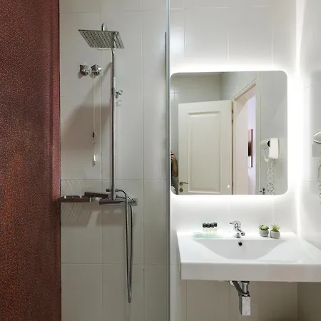 Golden , Hotel 3*
