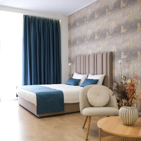 Hotel Golden ,