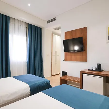 Hotel Golden , Tirana