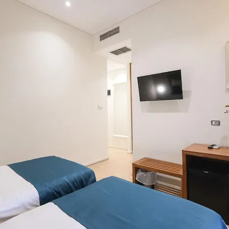 Hotel Golden ,