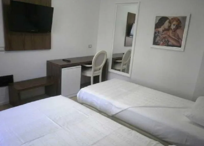 酒店 Golden Boutique 地拉那